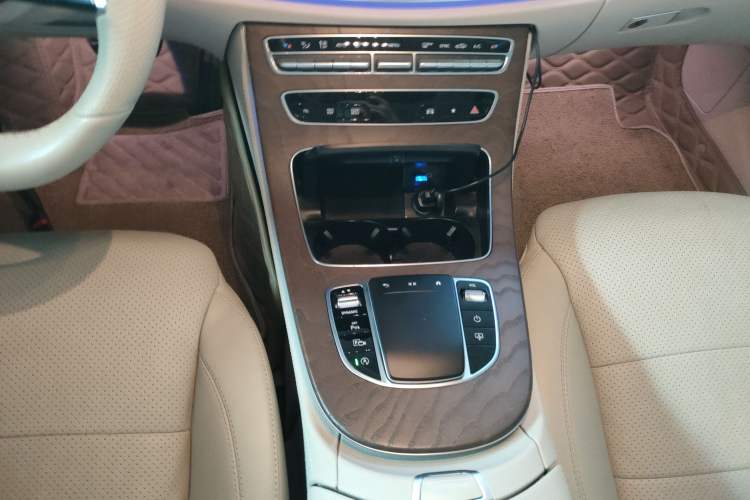 Used Mercedes-Benz E-Class 2021 Restyled E 300 L Sport Luxury Edition Gear Lever