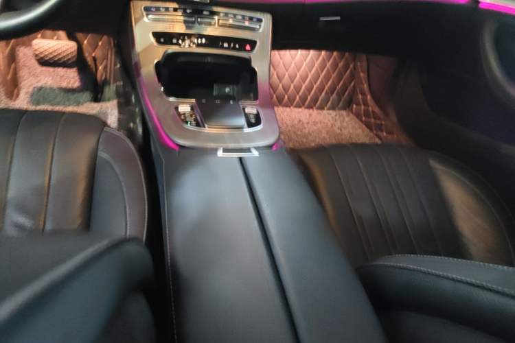 Used Mercedes-Benz E-Class 2021 E 300 L Premium Edition Gear Lever