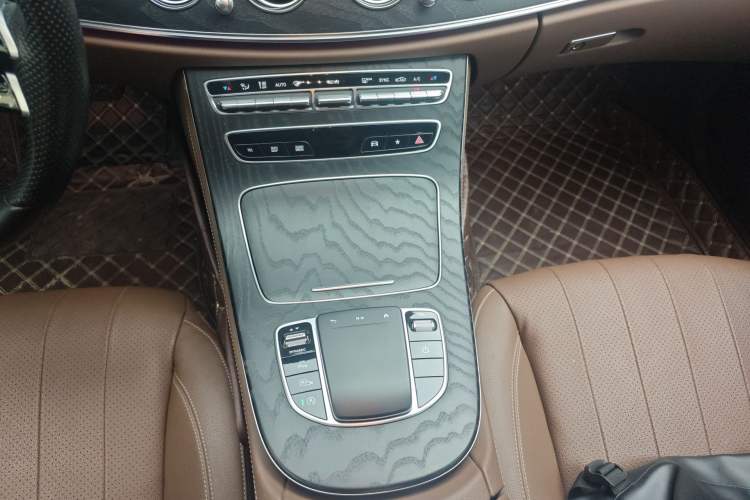 Used Mercedes-Benz E-Class 2021 E 300 Sport Edition Gear Lever