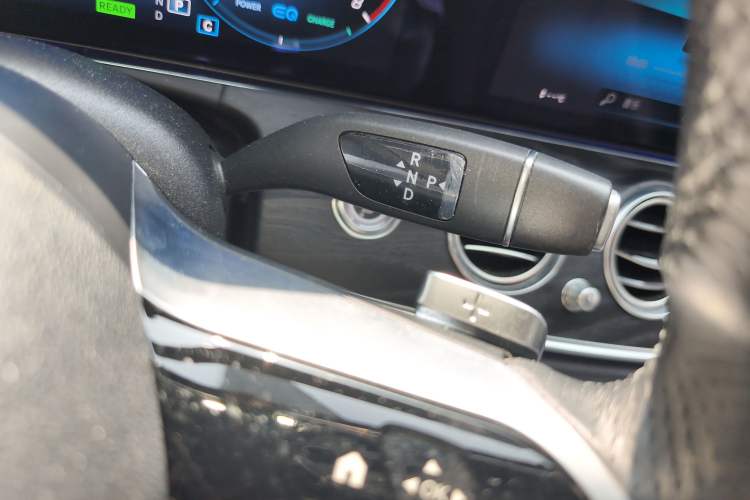 Used Mercedes-Benz E-Class 2021 E 260 Stylish Sports Edition Gear Lever