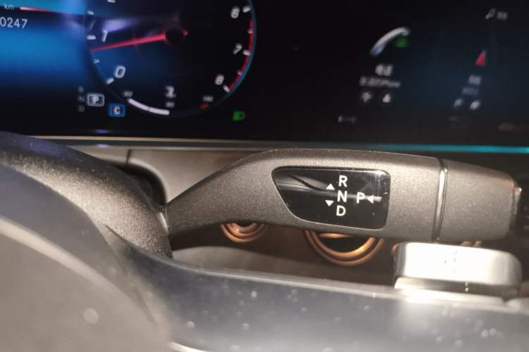 Used Mercedes-Benz E-Class 2021 Updated E 260 Fashion Sport Edition Gear Lever