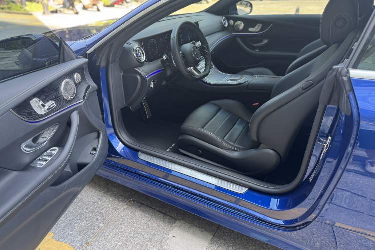 Used Mercedes-Benz E-Class 2021 E 260 Coupe Interior 1