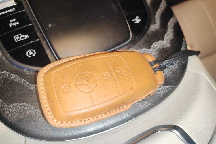 Used Mercedes-Benz E-Class 2021 E 260 Coupe Interior 1