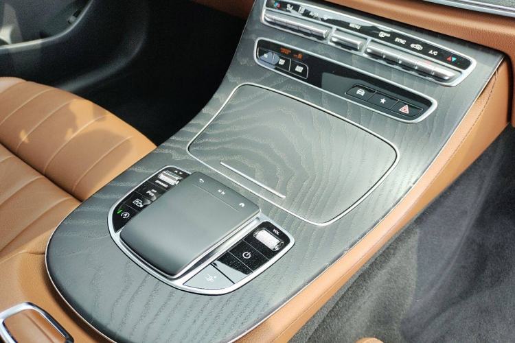Used Mercedes-Benz E-Class 2021 Facelift E 260 Coupe Interior 10