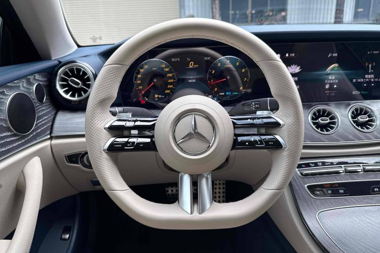 Used Mercedes-Benz E-Class 2021 E 260 Coupe Interior 11