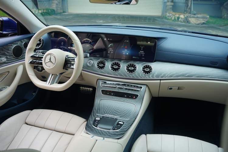 Used Mercedes-Benz E-Class 2021 E 260 Coupe Interior 14