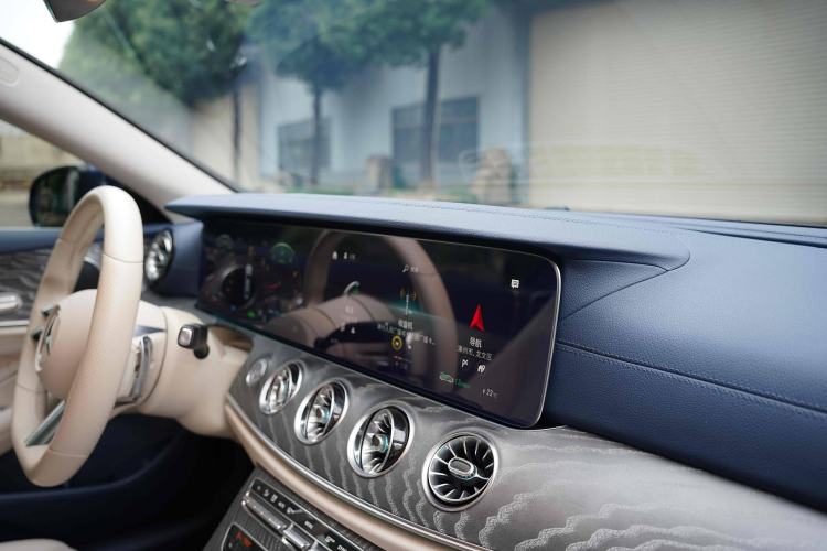 Used Mercedes-Benz E-Class 2021 E 260 Coupe Interior 15