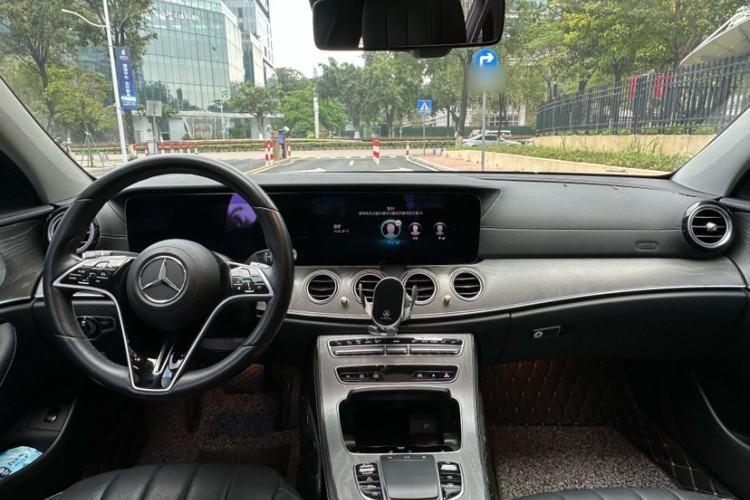 Used Mercedes-Benz E-Class 2021 E 300 L Premium Edition Interior 3