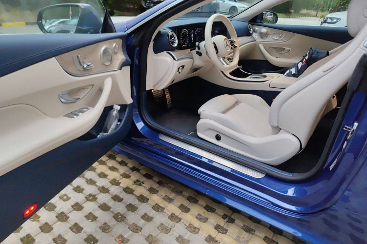 Used Mercedes-Benz E-Class 2021 Facelift E 260 Coupe Interior 3