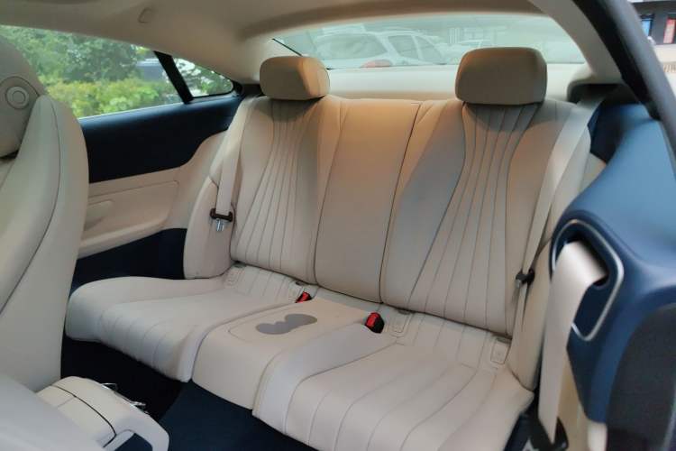 Used Mercedes-Benz E-Class 2021 Facelift E 260 Coupe Interior 4
