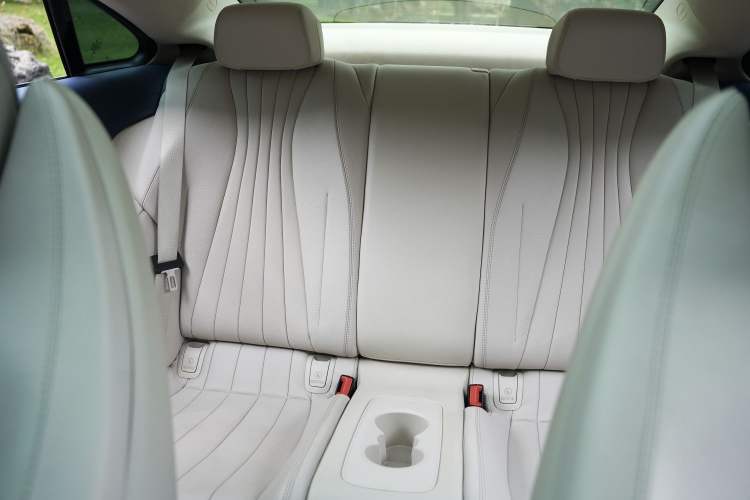 Used Mercedes-Benz E-Class 2021 E 260 Coupe Interior 6