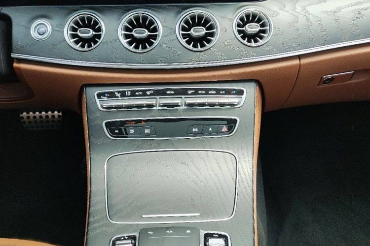 Used Mercedes-Benz E-Class 2021 Facelift E 260 Coupe Interior 6