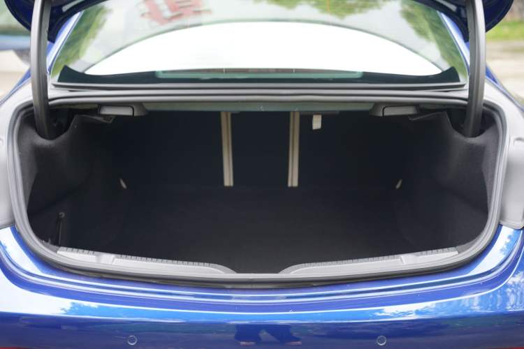 Used Mercedes-Benz E-Class 2021 E 260 Coupe Interior 7