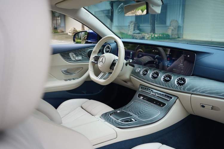 Used Mercedes-Benz E-Class 2021 E 260 Coupe Interior 9