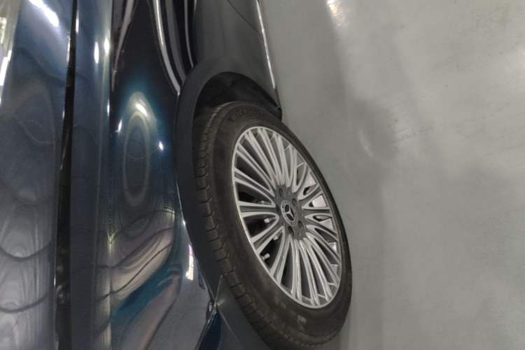 Used Mercedes-Benz E-Class 2021 E 300 L Premium Edition Left Front Wheel Hub
