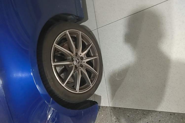Used Mercedes-Benz E-Class 2021 E 260 Coupe Left Front Wheel Hub