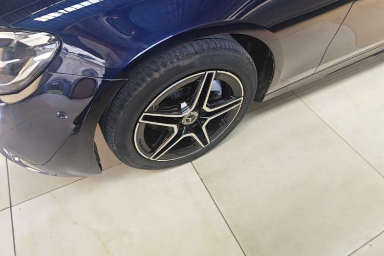 Used Mercedes-Benz E-Class 2021 Updated E 260 Fashion Sport Edition Left Front Wheel Hub