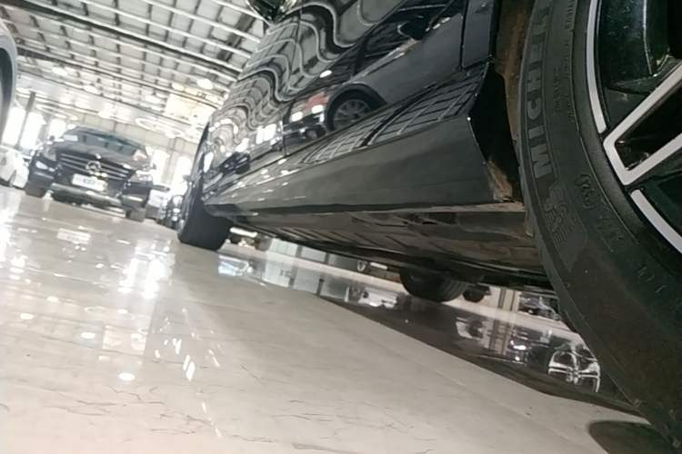 Used Mercedes-Benz E-Class 2021 Updated E 260 Fashion Sport Edition Left Side Sill
