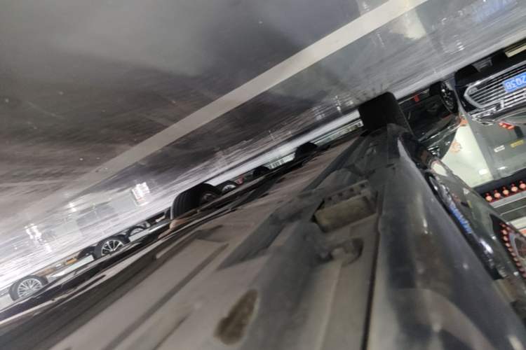 Used Mercedes-Benz E-Class 2021 E 300 L Premium Edition Left Side Sill