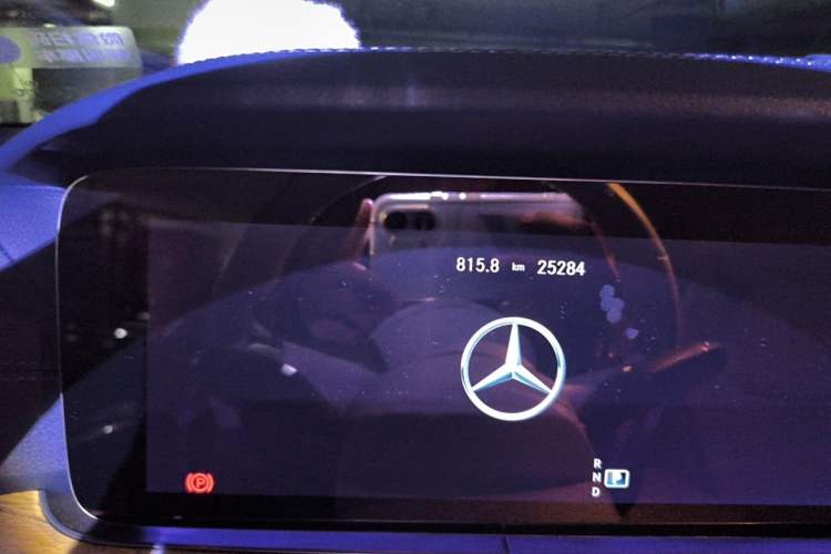 Used Mercedes-Benz E-Class 2021 E 260 Coupe Odometer Close Up