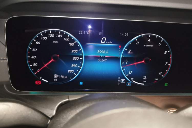 Used Mercedes-Benz E-Class 2021 Updated E 260 Fashion Sport Edition Odometer Close Up