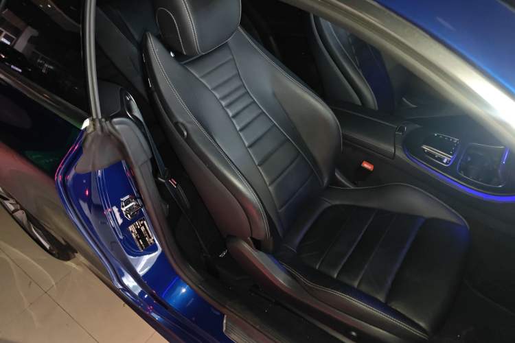 Used Mercedes-Benz E-Class 2021 E 260 Coupe Right Front Seat