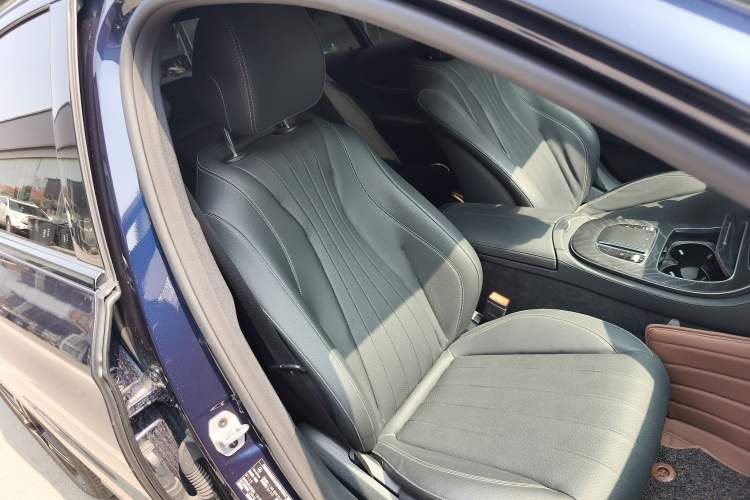 Used Mercedes-Benz E-Class 2021 E 260 Stylish Sports Edition Right Front Seat