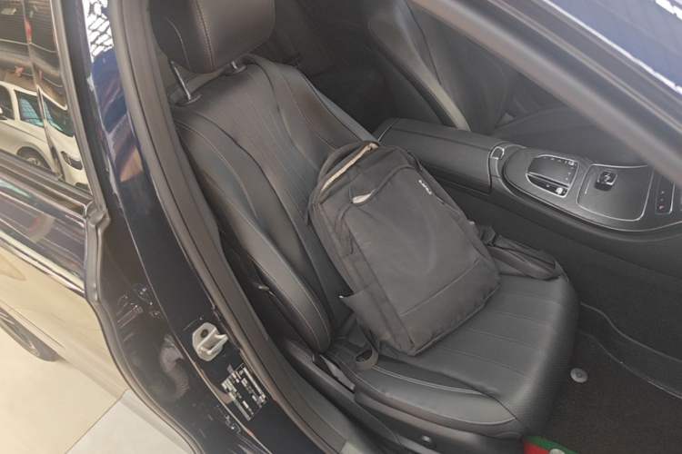 Used Mercedes-Benz E-Class 2021 Updated E 260 Fashion Sport Edition Right Front Seat