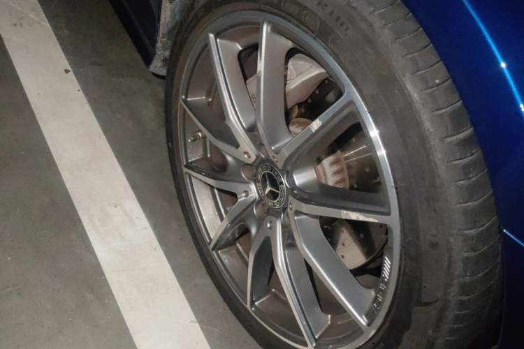 Used Mercedes-Benz E-Class 2021 E 260 Coupe Right Front Wheel Hub