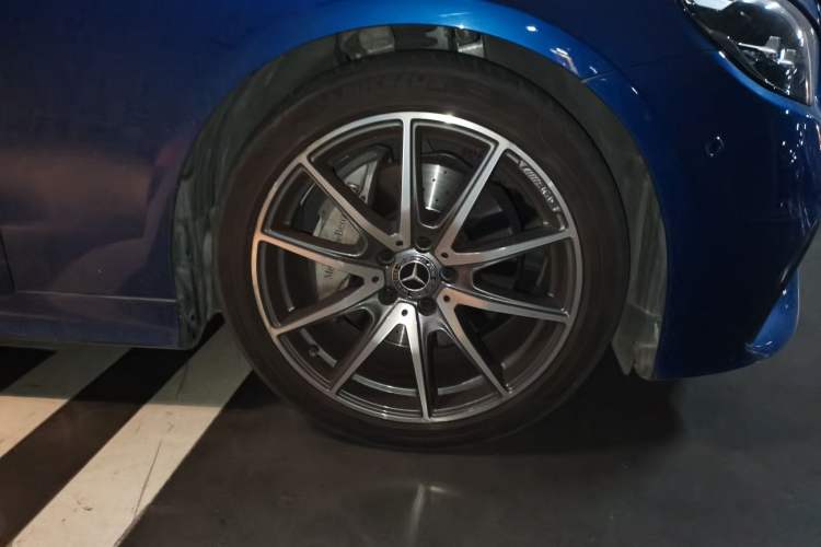 Used Mercedes-Benz E-Class 2021 Facelift E 260 4MATIC Coupe Right Front Wheel Hub