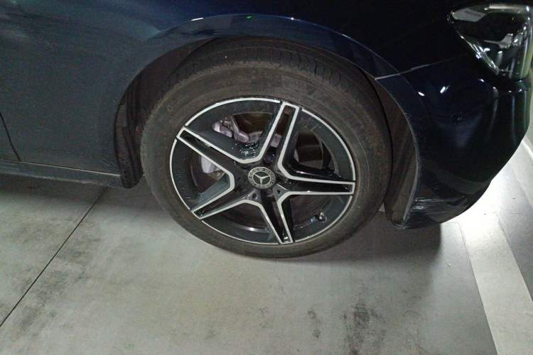 Used Mercedes-Benz E-Class 2021 Updated E 260 Fashion Sport Edition Right Front Wheel Hub