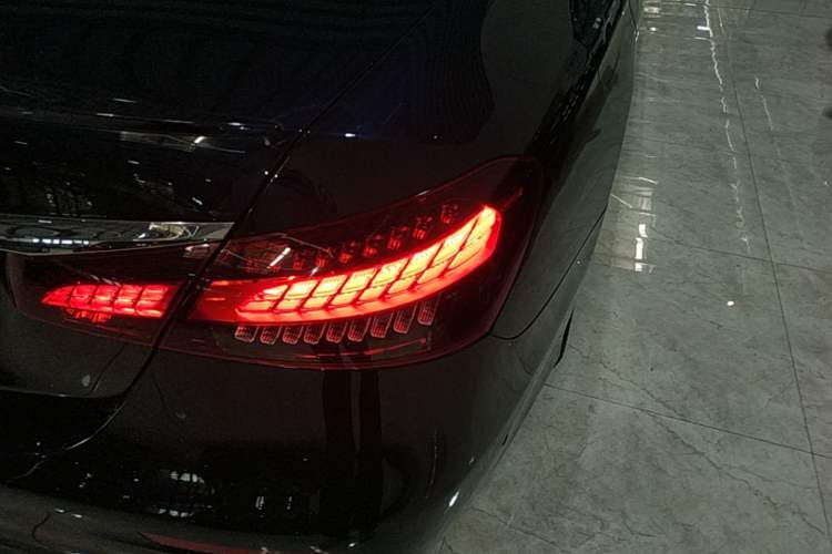 Used Mercedes-Benz E-Class 2021 Updated E 260 Fashion Sport Edition Right Rear Taillight