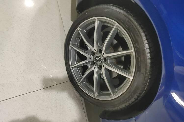 Used Mercedes-Benz E-Class 2021 E 260 Coupe Right Rear Wheel Hub