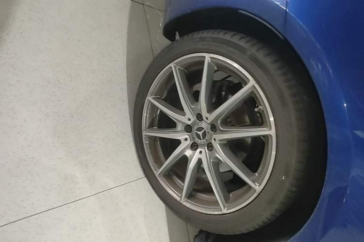 Used Mercedes-Benz E-Class 2021 E 260 Coupe Right Rear Wheel Hub