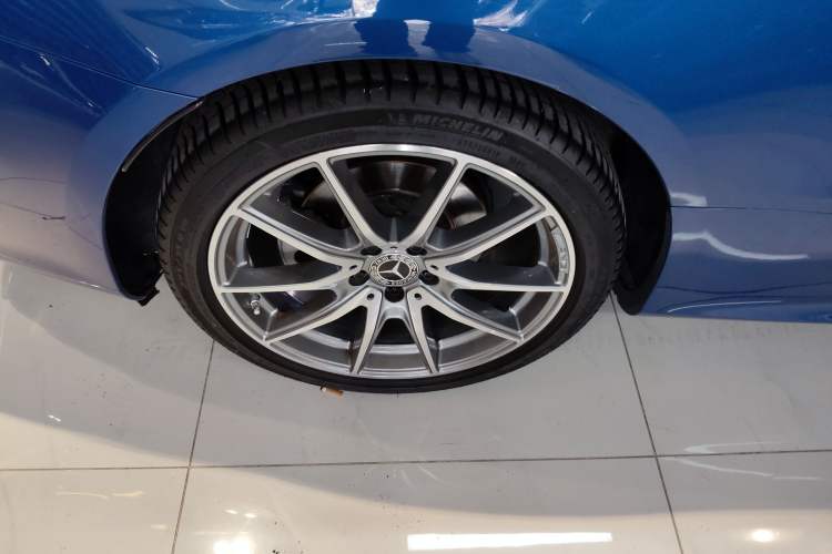 Used Mercedes-Benz E-Class 2021 Facelift E 260 Coupe Right Rear Wheel Hub