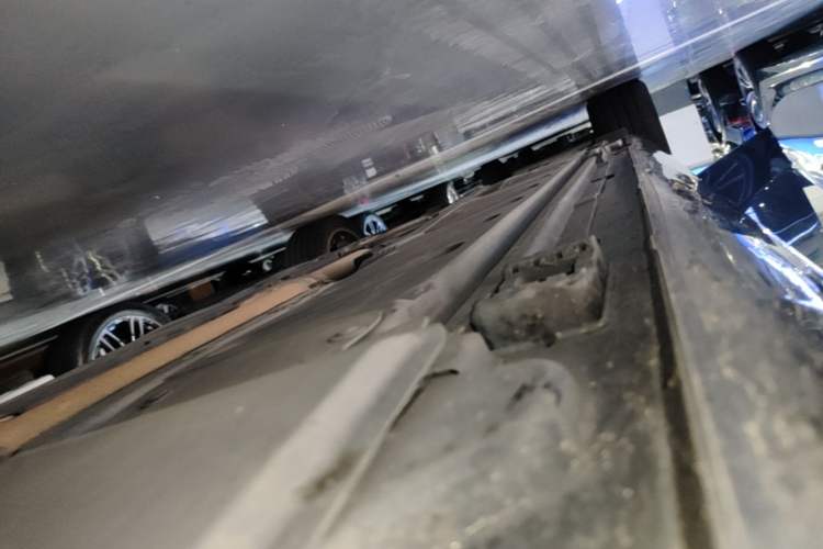 Used Mercedes-Benz E-Class 2021 E 300 L Premium Edition Right Side Sill