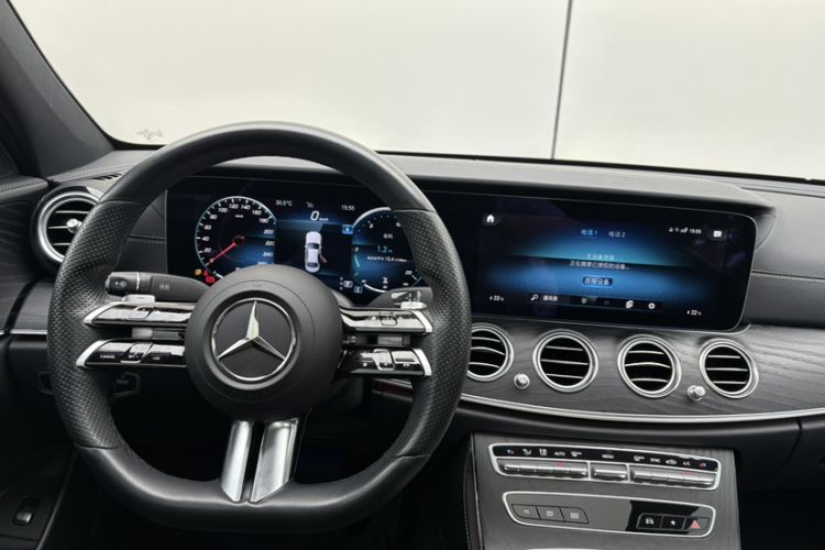 Used Mercedes-Benz E-Class 2021 Updated E 260 Fashion Sport Edition Steering Wheel