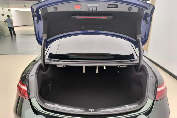 Used Mercedes-Benz E-Class 2021 E 260 Coupe Trunk