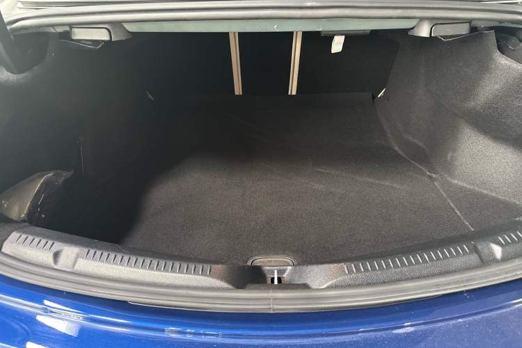 Used Mercedes-Benz E-Class 2021 E 260 Coupe Trunk