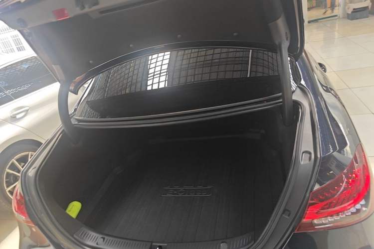 Used Mercedes-Benz E-Class 2021 Updated E 260 Fashion Sport Edition Trunk