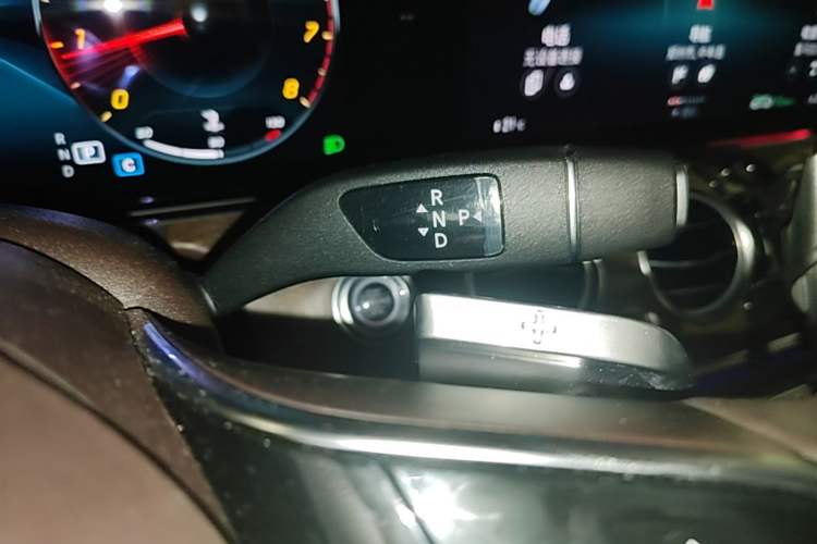 Used Mercedes-Benz E-Class 2021 E 300 L Luxury Model Gear Lever