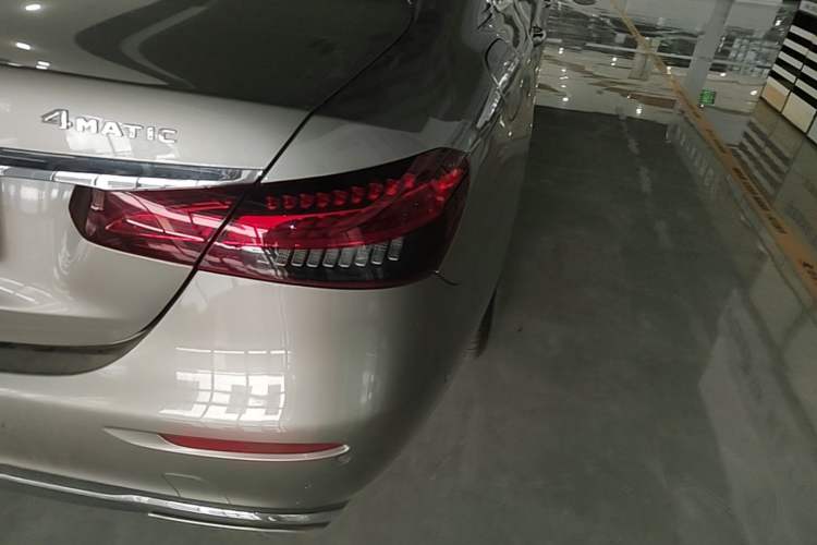 Used Mercedes-Benz E-Class 2021 E 300 L Luxury Model Right Rear Taillight