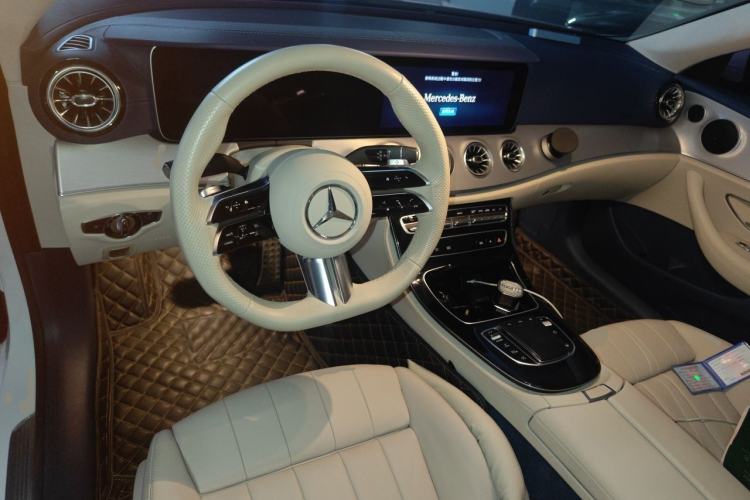 Used Mercedes-Benz E-Class 2021 Facelift E 260 Coupe Center Console
