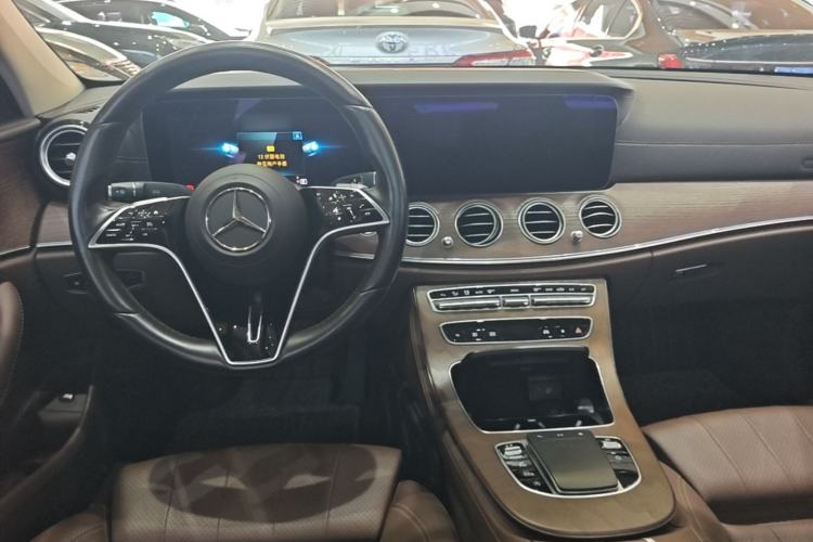 Used Mercedes-Benz E-Class 2021 Facelift E 260 L Center Console