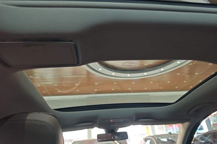 Used Mercedes-Benz E-Class 2021 Facelift E 260 L Headliner