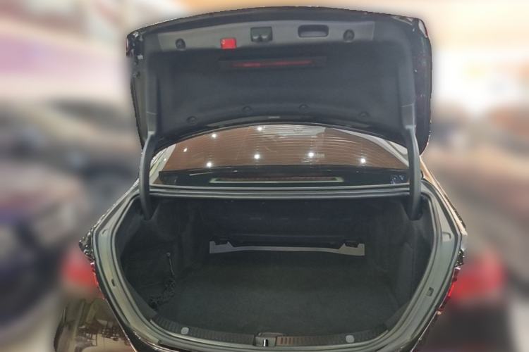 Used Mercedes-Benz E-Class 2021 Facelift E 260 L Trunk