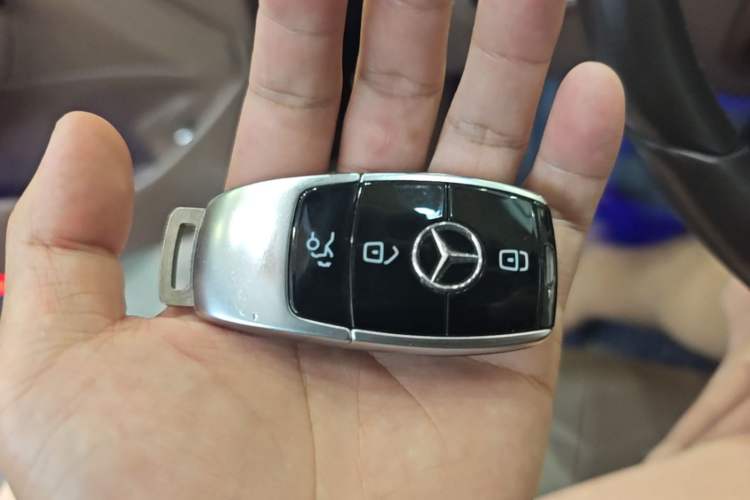 Used Mercedes-Benz E-Class 2021 Facelift E 260 L Vehicle Key
