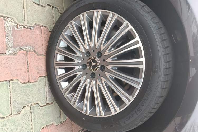 Used Mercedes-Benz E-Class 2021 E 300 L Stylish Model Right Front Wheel Hub
