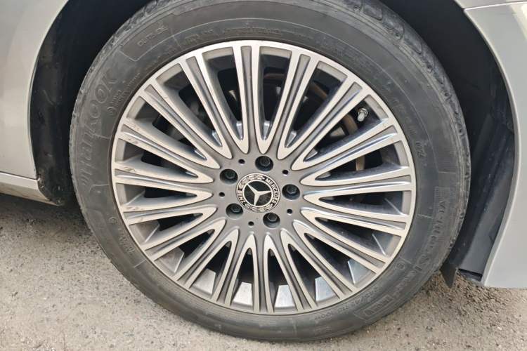Used Mercedes-Benz E-Class 2021 E 300 L Stylish Model Right Front Wheel Hub