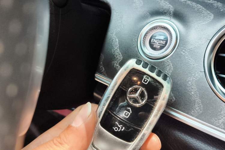 Used Mercedes-Benz E-Class 2021 Facelift E 300 L Stylish Edition Vehicle Key